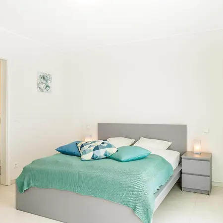 Modern Apt For 4 W/Parking/Fast Wi-Fi/Near City Appartement Schouweiler