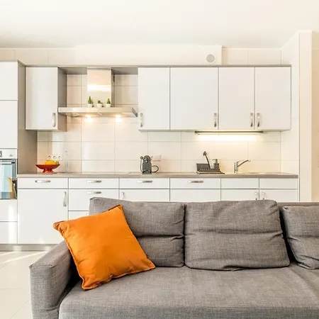 Modern Apt For 4 W/Parking/Fast Wi-Fi/Near City Schouweiler