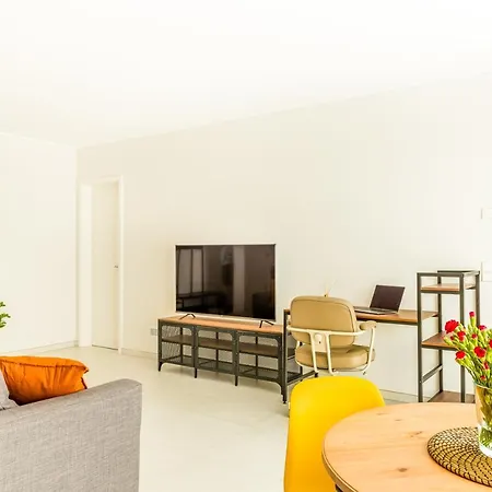 Modern Apt For 4 W/Parking/Fast Wi-Fi/Near City * Schouweiler