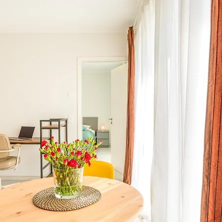 Appartement Modern Apt For 4 W/Parking/Fast Wi-Fi/Near City *